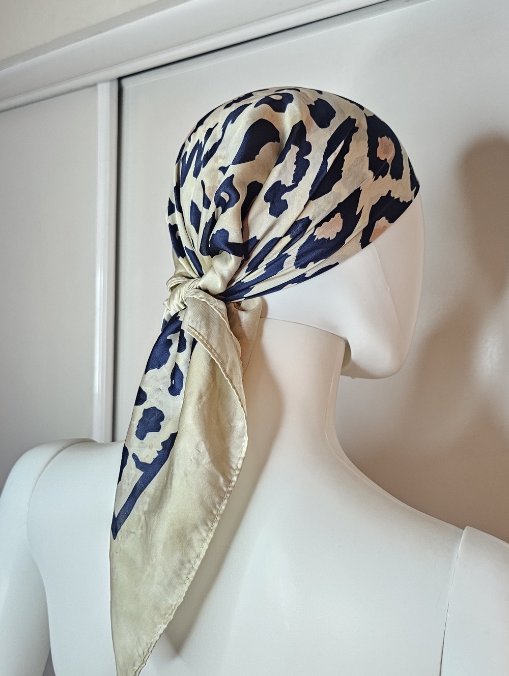 Unisex Silky Leopard Print Head Scarf - Cream & Navy